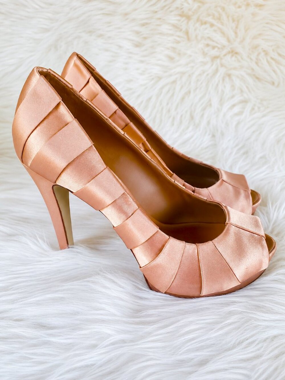 BCBGMAXAZRIA Pink Elegant Satin Peep Toe Pumps SZ 8.5